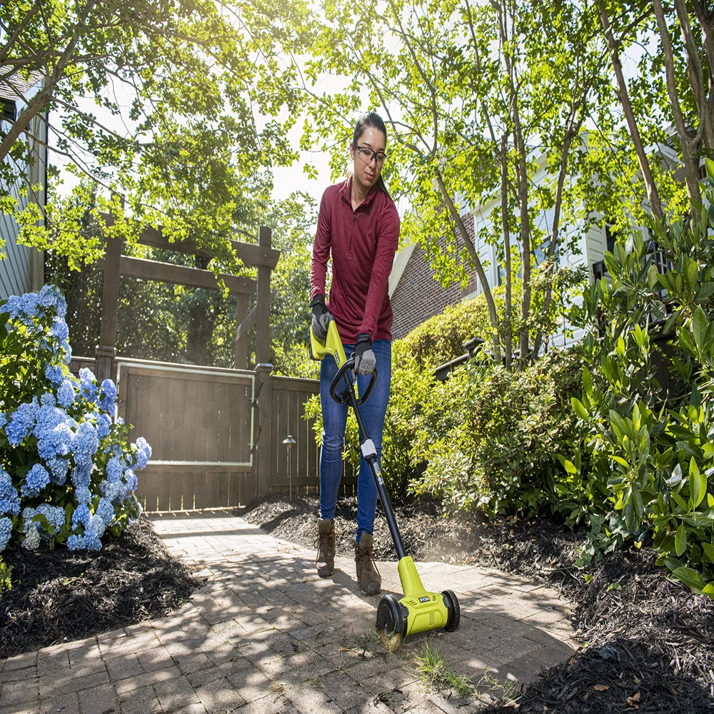 RYOBI 18V ONE+ Outdoor Patio Cleaner With Wire Brush 5 RYOBI 18V ONE+ Outdoor Patio Cleaner With Wire Brush - Image 5