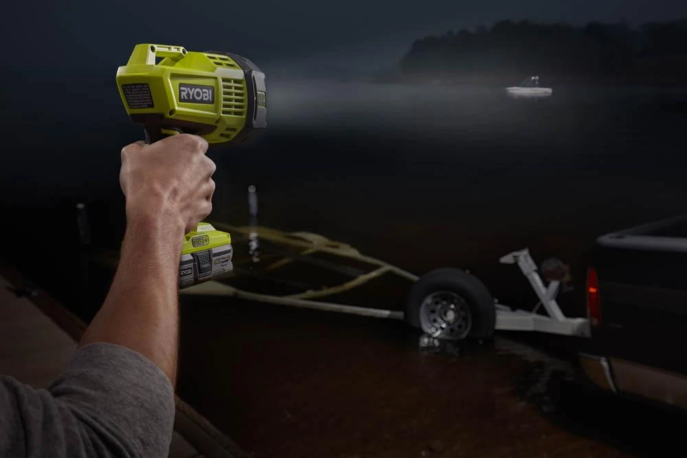 RYOBI 18V ONE+ Hybrid LED Spotlight 5 RYOBI 18V ONE+ Hybrid LED Spotlight - Image 5