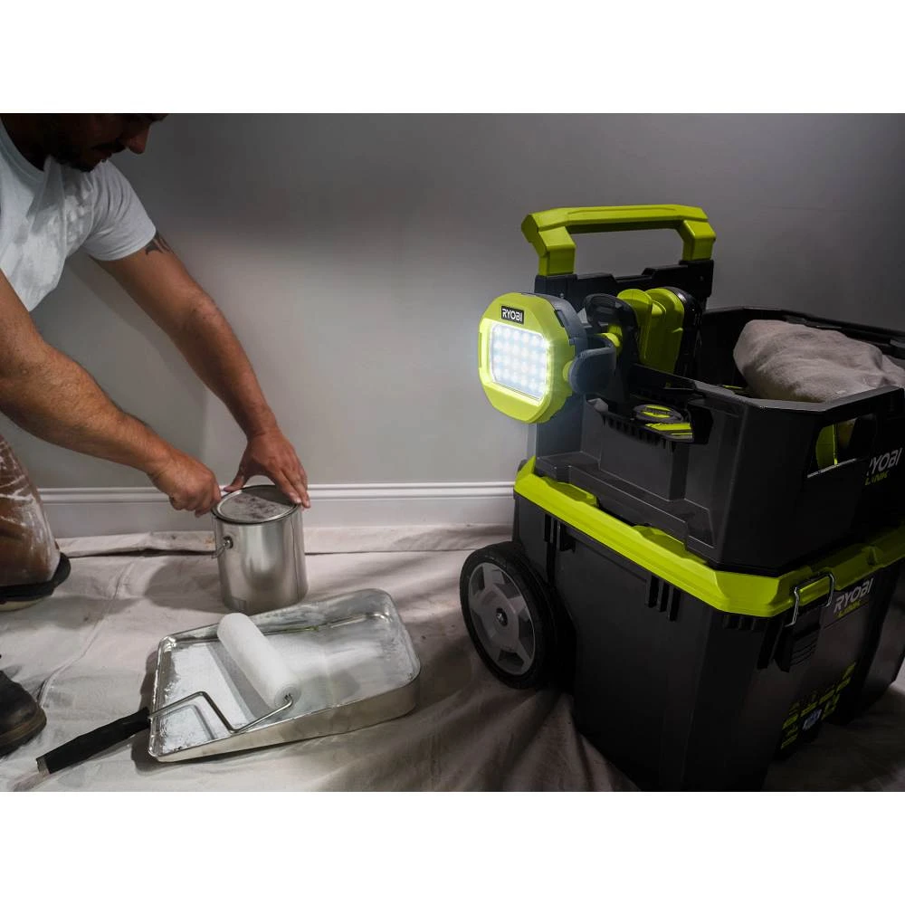 RYOBI 18V ONE+ Cordless LED Clamp Light 4 RYOBI 18V ONE+ Cordless LED Clamp Light - Image 4