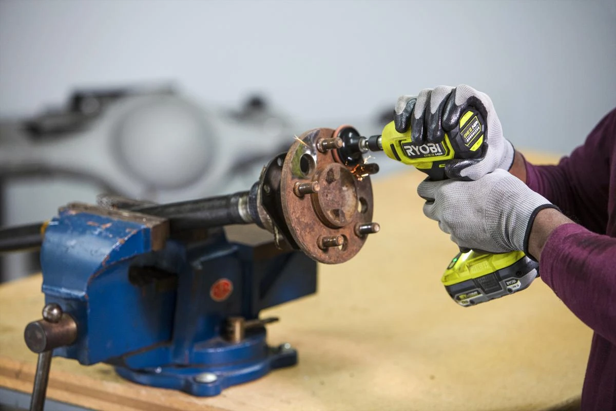 RYOBI 18V ONE+ HP Compact Brushless 1/4" Right Angle Die Grinder 6 RYOBI 18V ONE+ HP Compact Brushless 1/4" Right Angle Die Grinder - Image 6